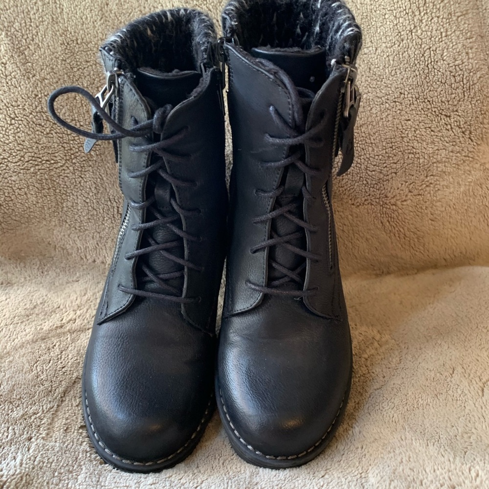 Steve Madden short black boots